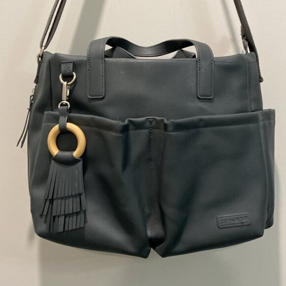 SKIP HOP GREENWICH DIAPER BAG SMOKE - Picture 6 of 16